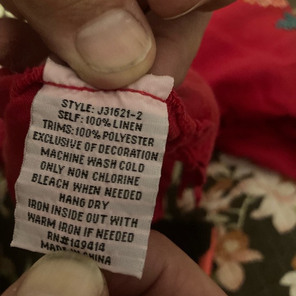 Johnny was embroidered red dress - Picture 9 of 9